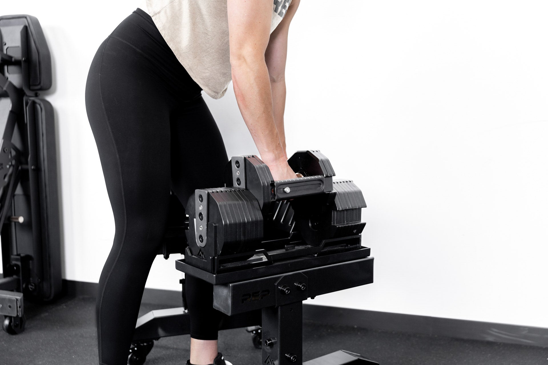 How To Dumbbell Clean: Form, Variations, Benefits, Workouts β REP Fitness