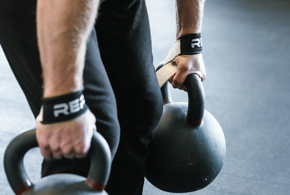 How to Use Lifting Straps to Improve Grip and Maximize Your Lifts