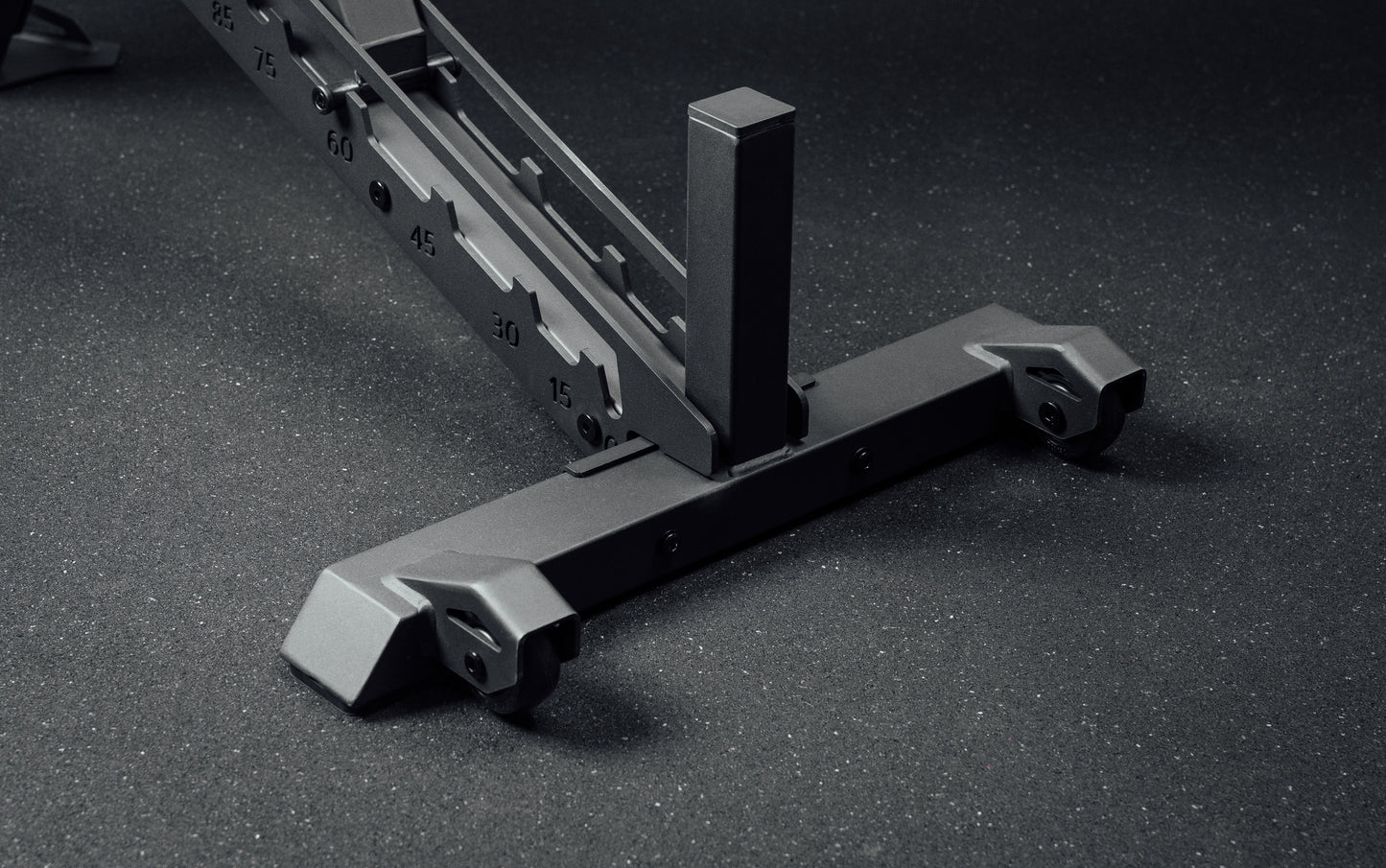 back of the bench showing wheels 