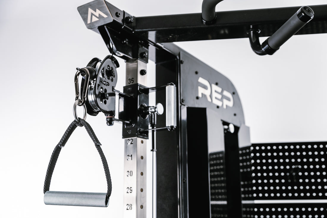 Image of the trolley towards the top of the upright on the black version of the Arcadia™ max