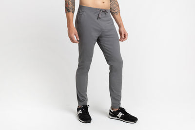 Athlete posing in Men's Felix Pants 2.0