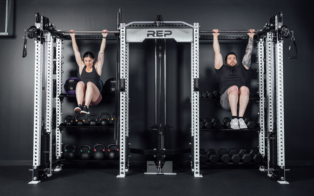 1 athletes using both pull-up bars on the Hyperion series 1