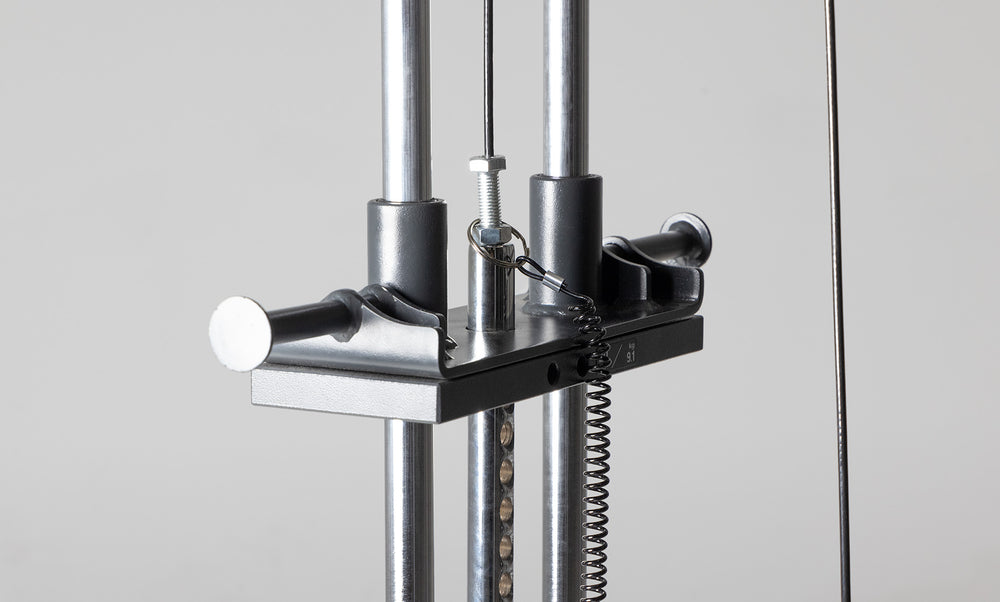 Selectorized Lat Pulldown & Low Row Close Up of Head Plate and Top Band Pegs