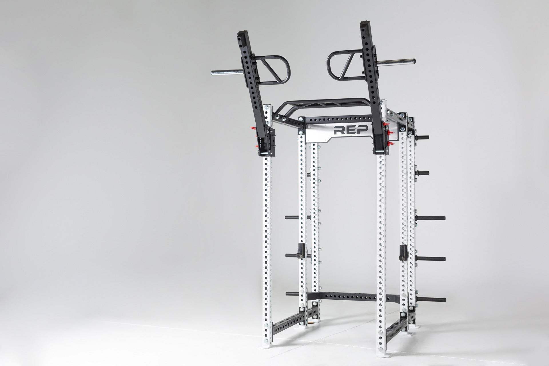 Logo Plate Crossmember on PR-5000 Power Rack